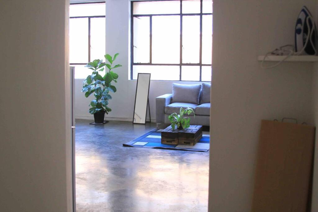 Apartment Air: Serenity In Maboneng *