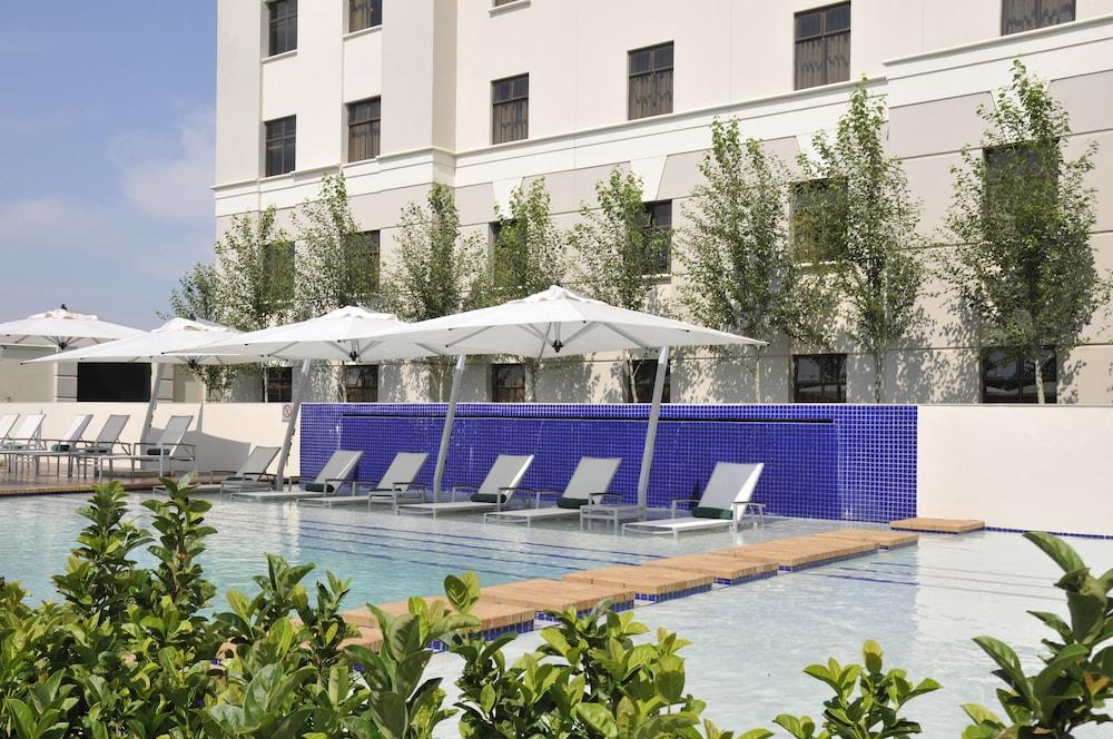 Hotel Peermont Metcourt At Emperors Palace