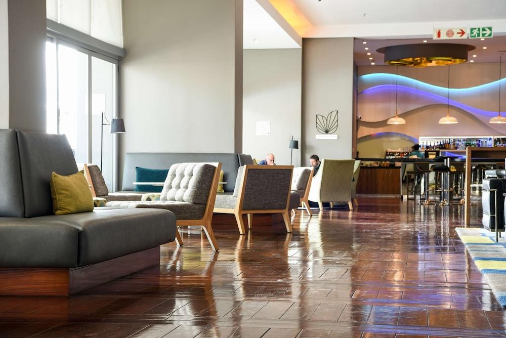 Hotel Radisson Blu Gautrain Hotel, Sandton 4*