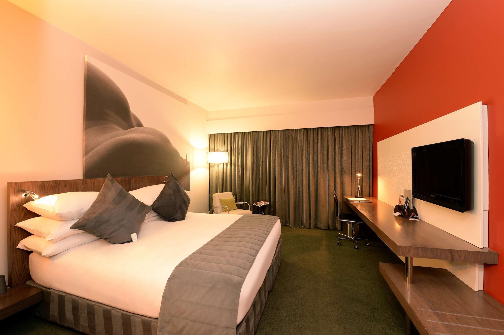 Southern Sun Rosebank, Hotel