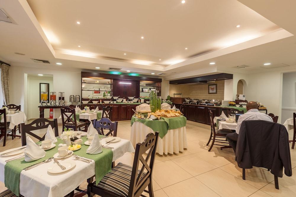 Hotel Courtyard Rosebank