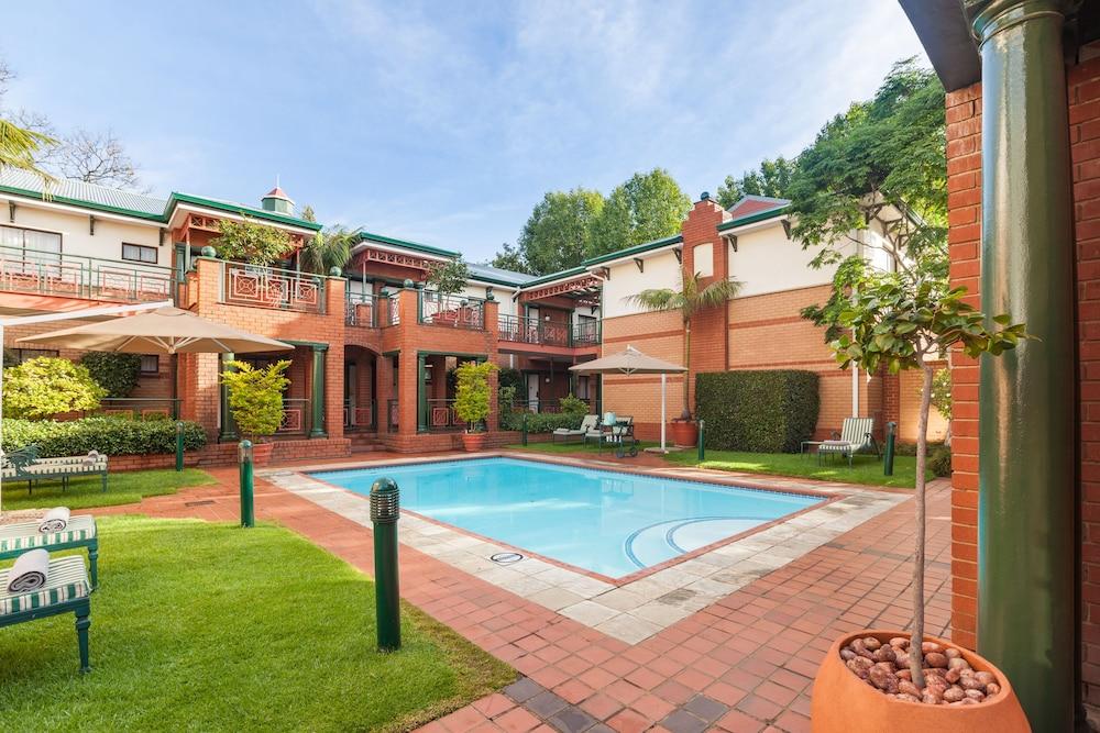 Hotel Courtyard Rosebank 4*