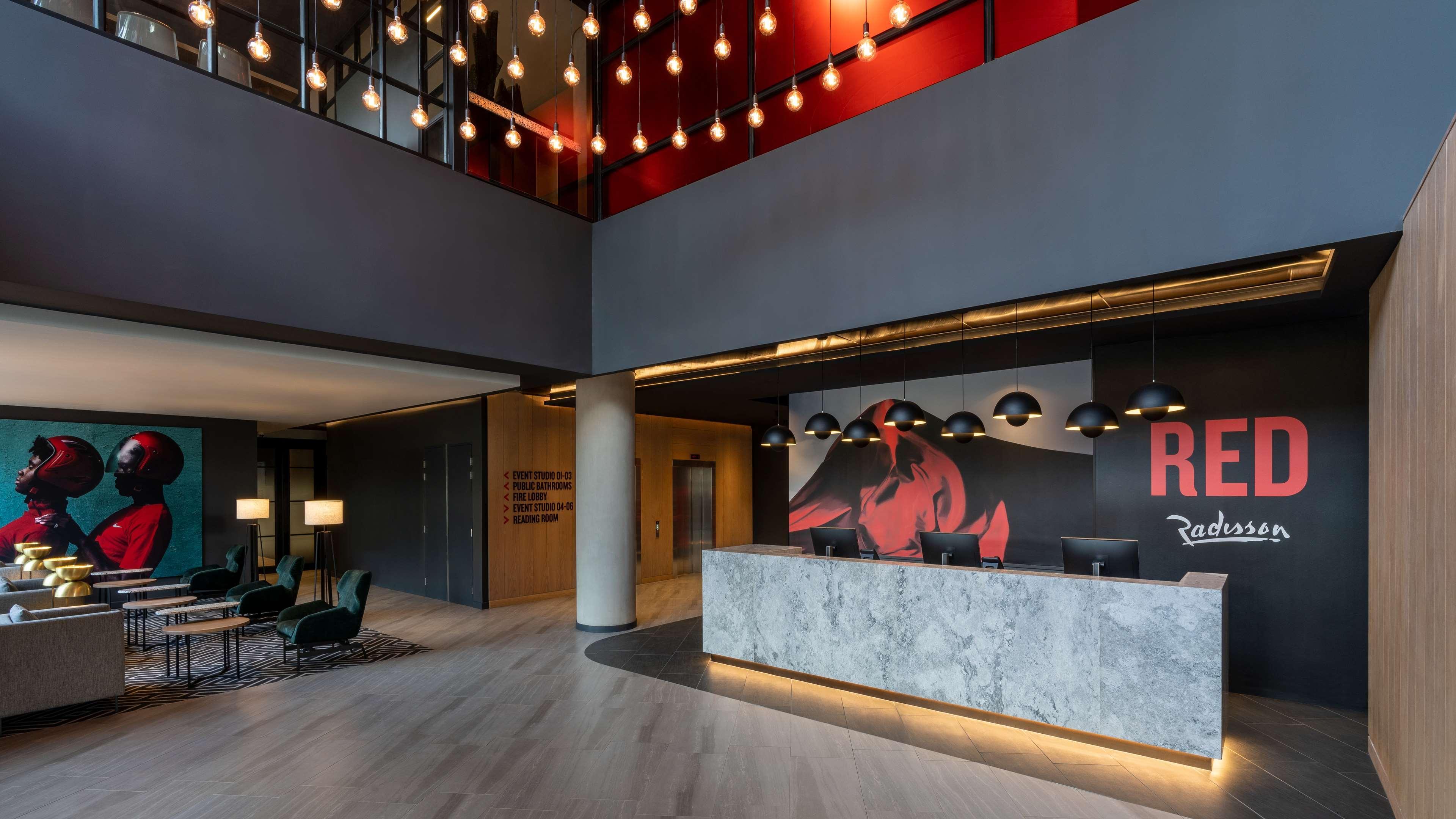 Hotel Radisson Red Rosebank 4*