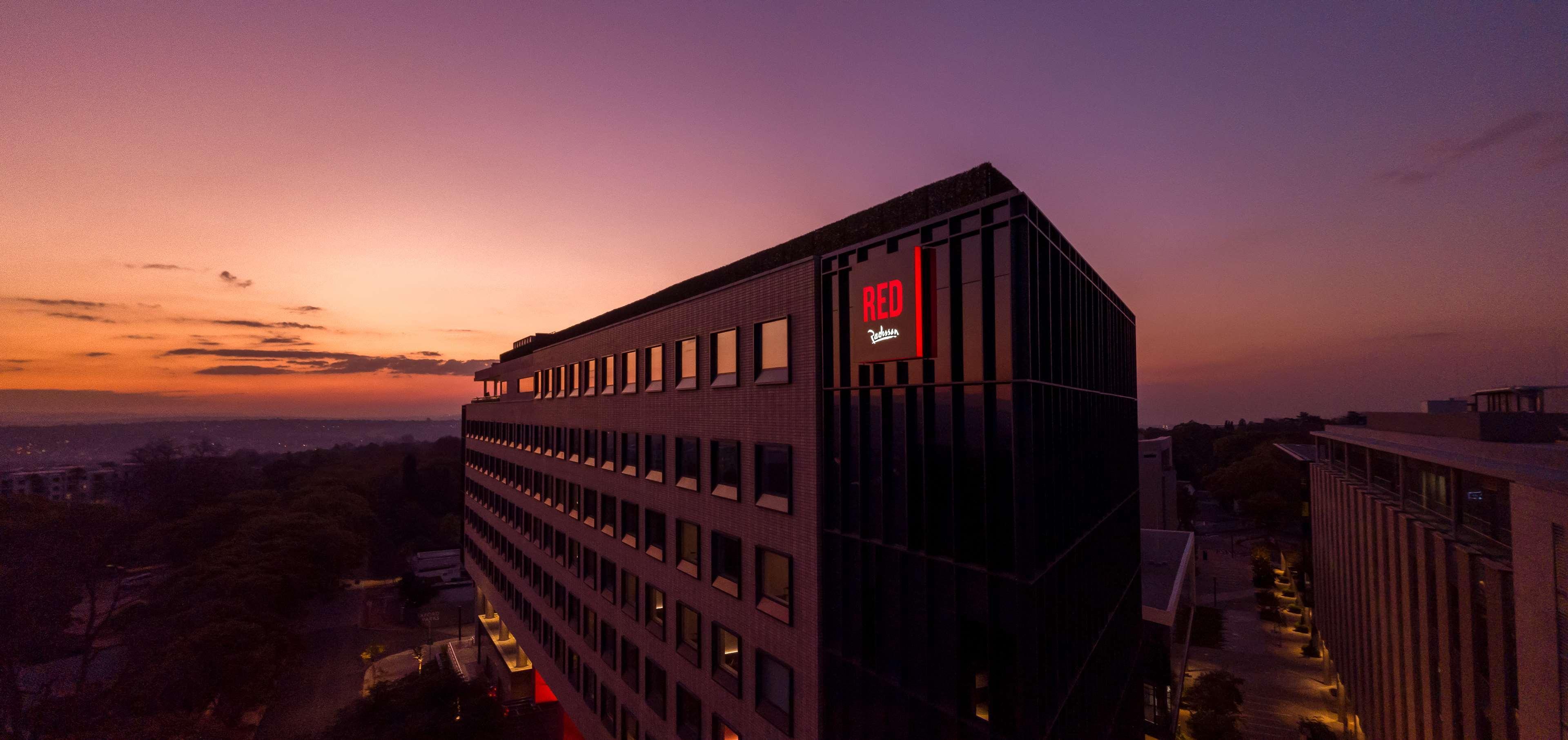 Radisson Red Rosebank Hotel