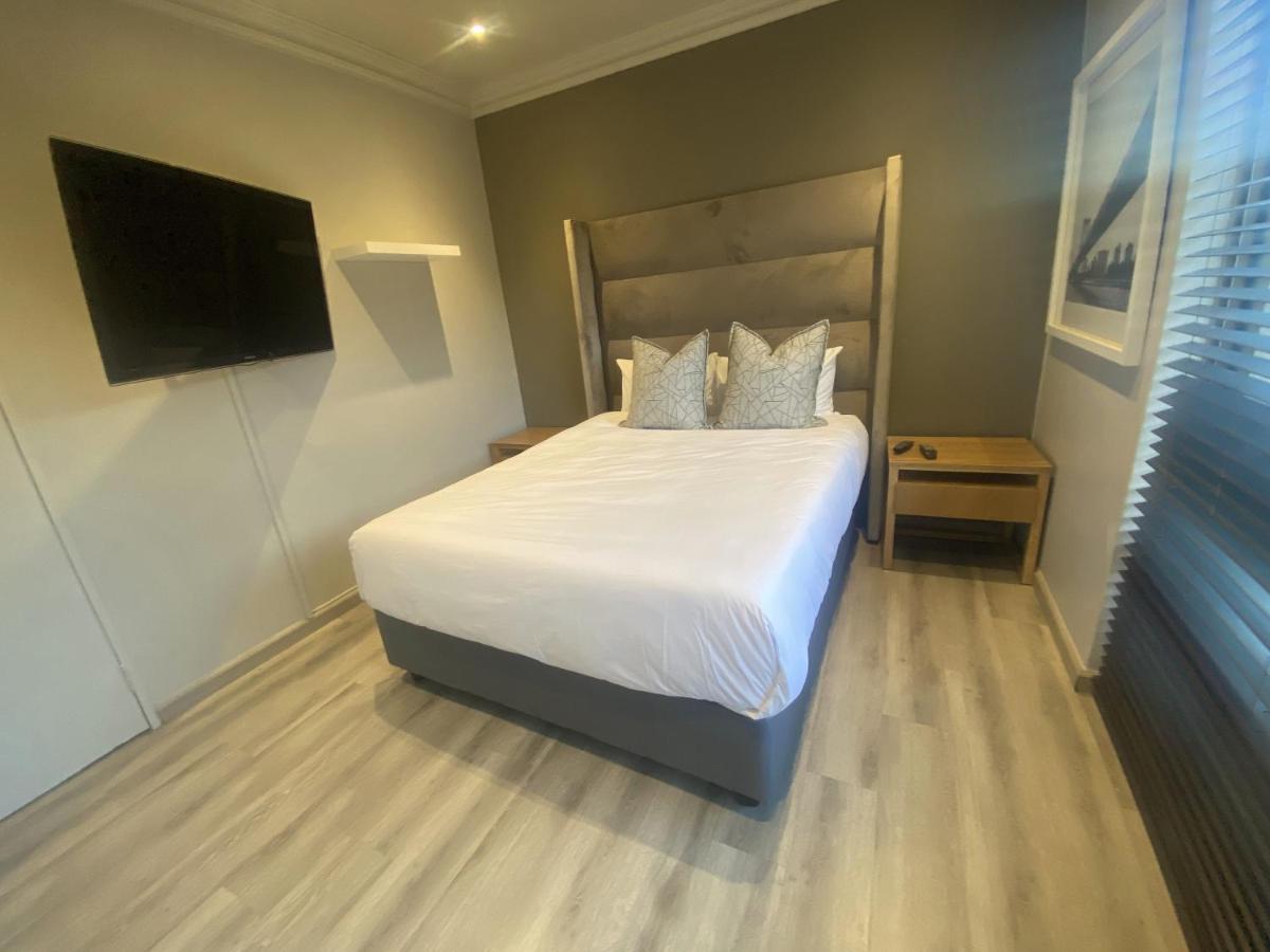 13 Sandown Valley, Sandton *