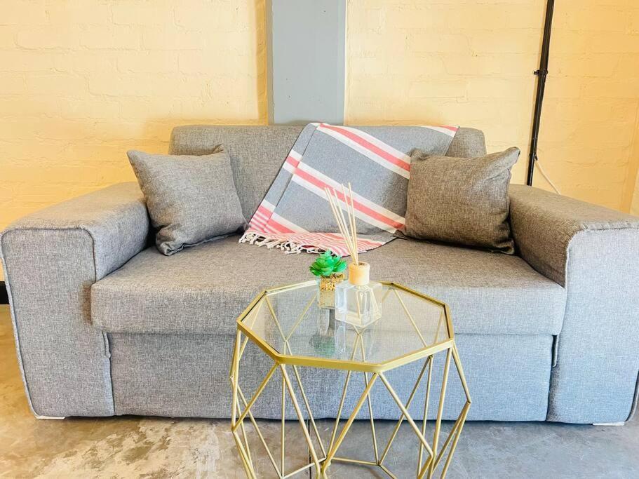 Apartment Affordable Guest @260main *