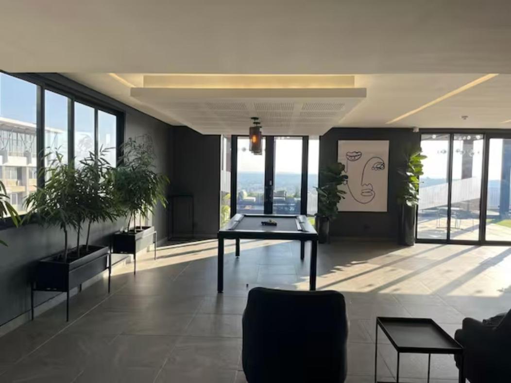 Căn hộ Sophisticated In Sandton! - The Lineal Johannesburg