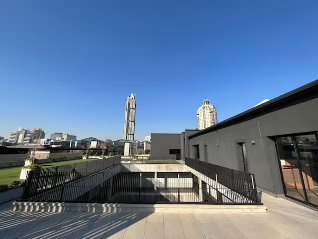 Sophisticated In Sandton! - The Lineal