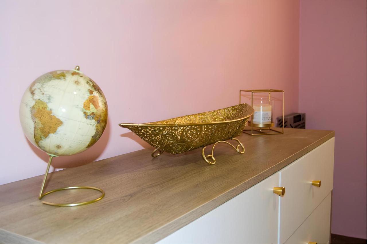Pink Paradise In Maboneng With Rooftop Views * Johannesburg