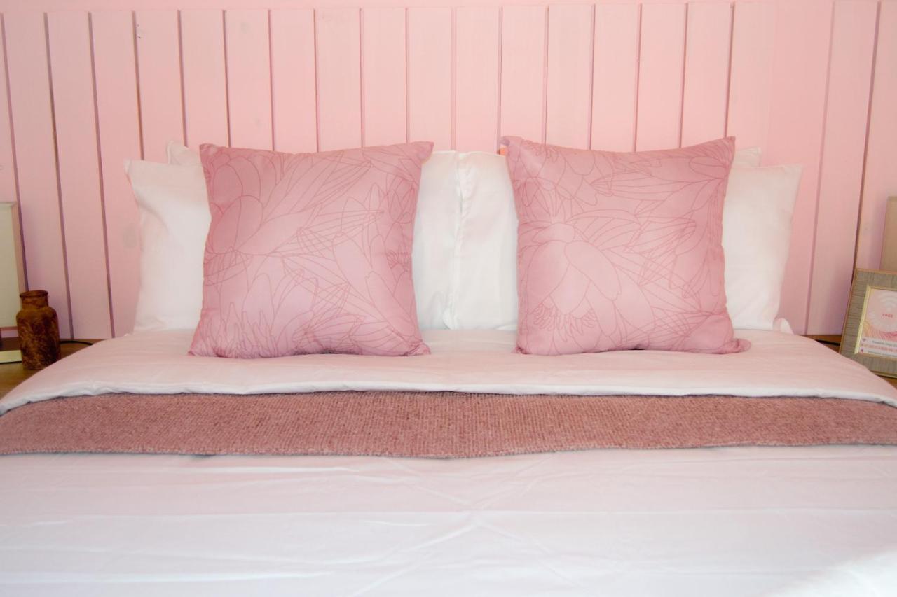 Pink Paradise In Maboneng With Rooftop Views *