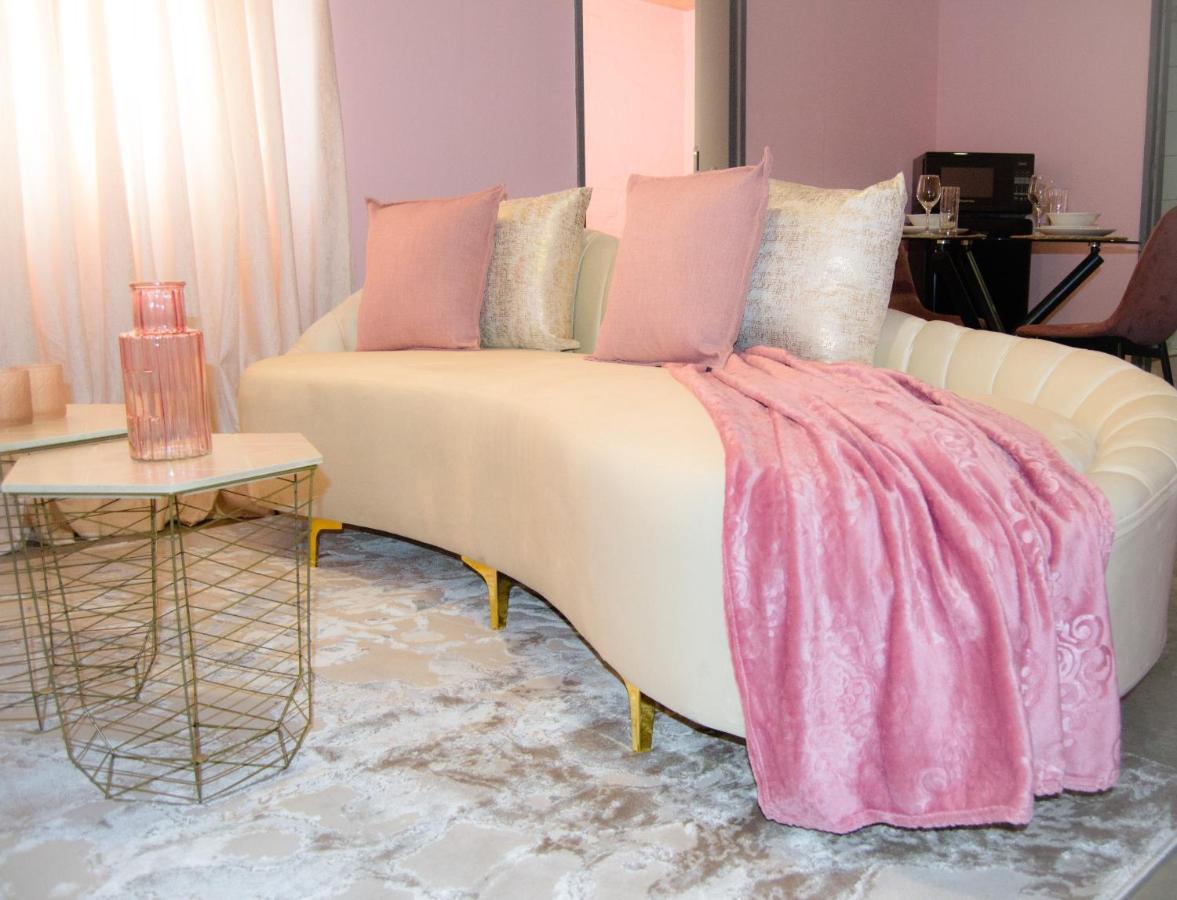 Pink Paradise In Maboneng With Rooftop Views Căn hộ *