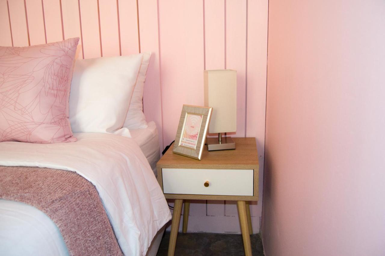 Căn hộ Pink Paradise In Maboneng With Rooftop Views