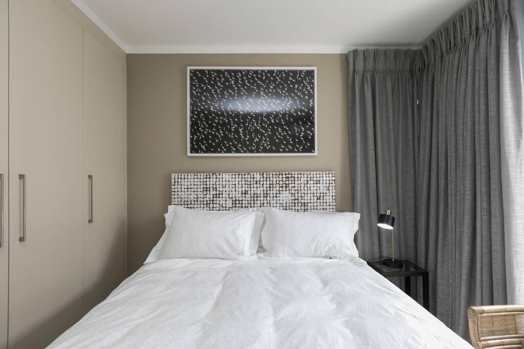 Business Traveler Luxroom 20mb Wifi 2km 2 Gautrain Apartment Johannesburg