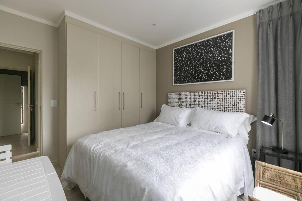 Apartment Business Traveler Luxroom 20mb Wifi 2km 2 Gautrain Johannesburg