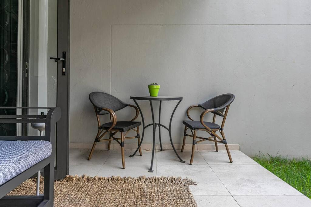 Stylish W/ Inverter 1km 2hyde Park * Johannesburg