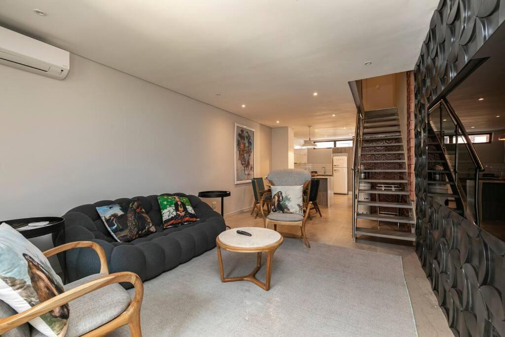 Stylish W/ Inverter 1km 2hyde Park Apartment Johannesburg