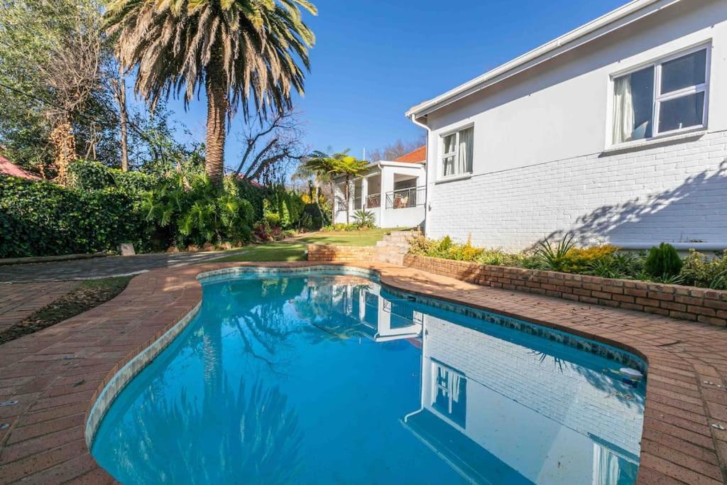Holiday home Tranquil & Secure 3bed 2km 2 Emmarentia Dam *