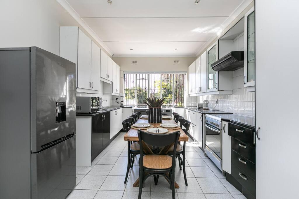 Tranquil & Secure 3bed 2km 2 Emmarentia Dam * Johannesburg