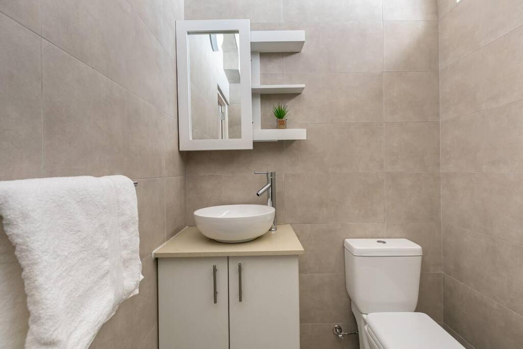 Tranquil & Secure 3bed 2km 2 Emmarentia Dam * Johannesburg