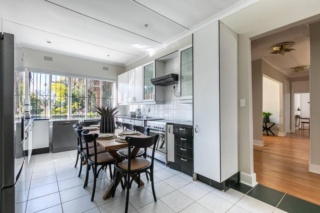 Tranquil & Secure 3bed 2km 2 Emmarentia Dam