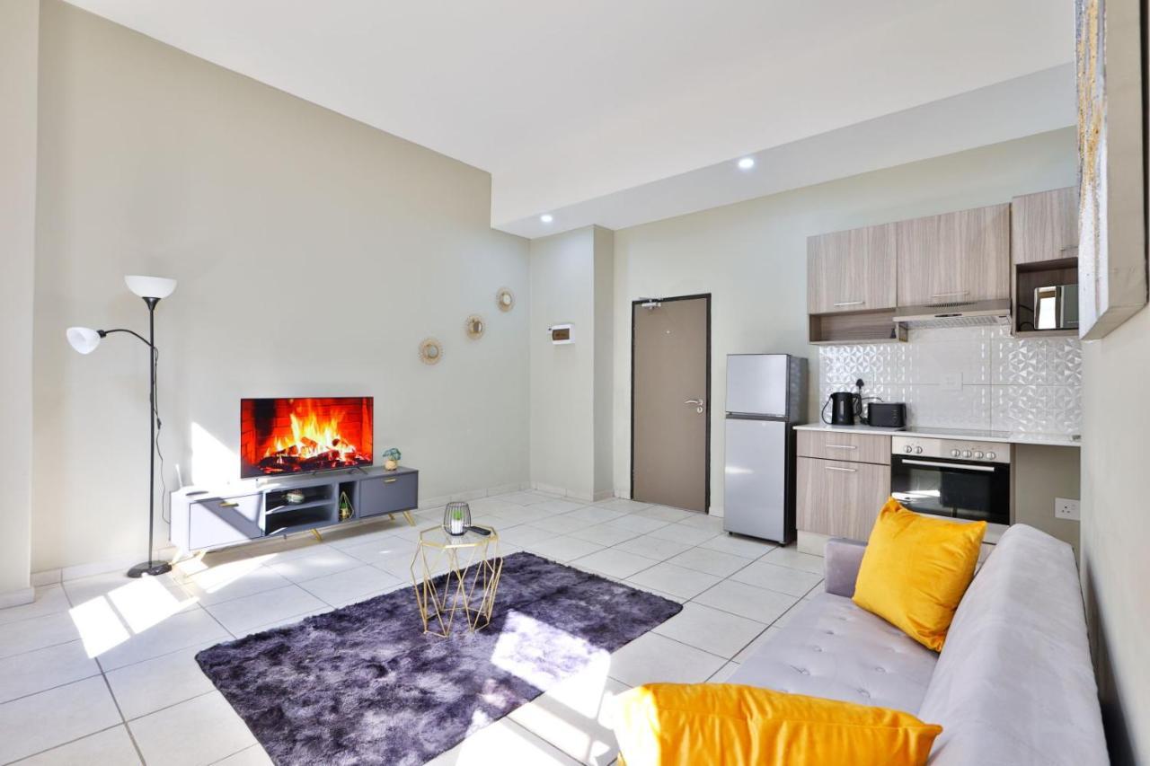 The Golden Getaway One Bed Apt. Apartment *