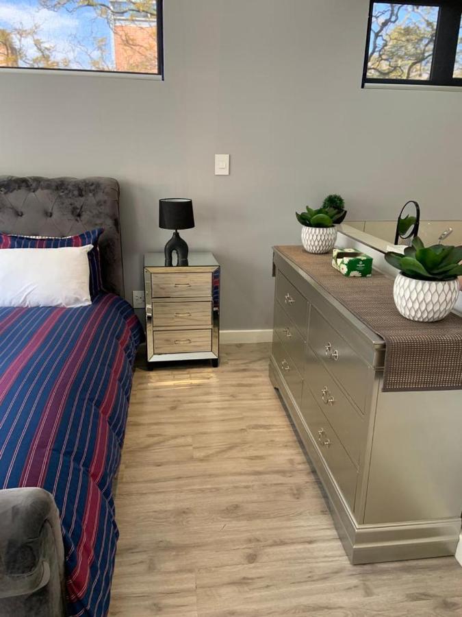 Modern Luxury In Hyde Park, Sandton Apartamento Joanesburgo