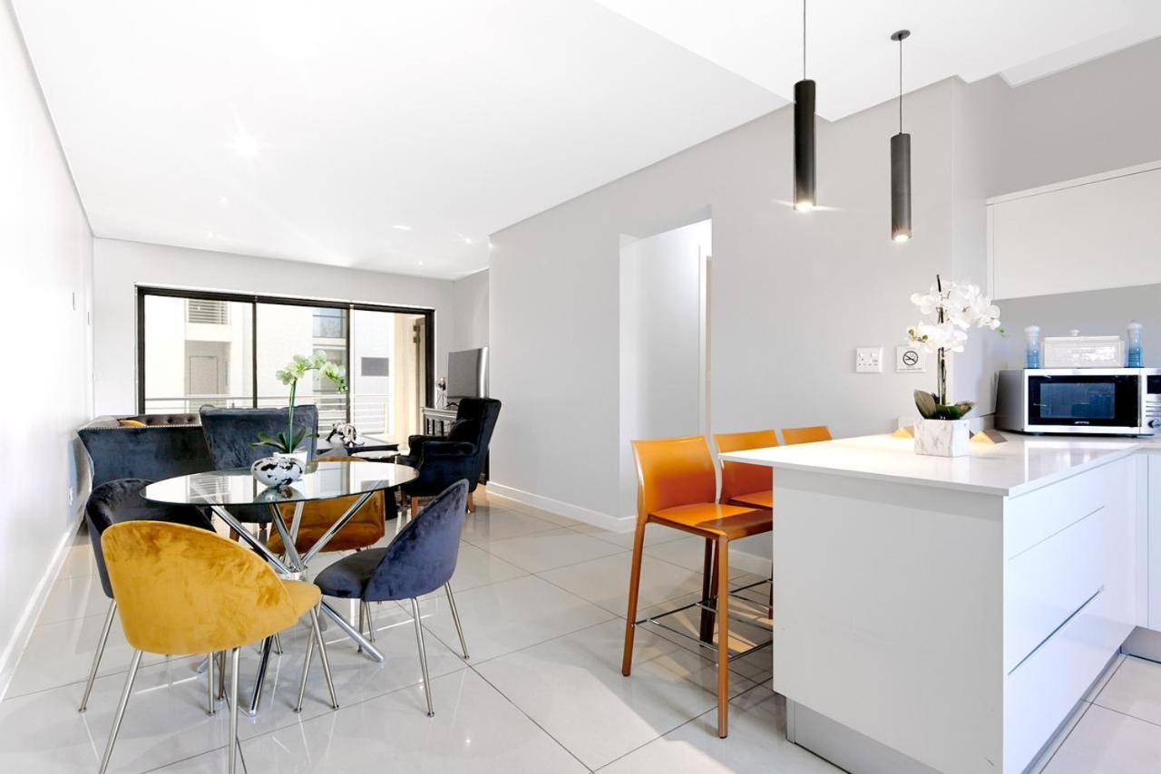 Apartamento Modern Luxury In Hyde Park, Sandton