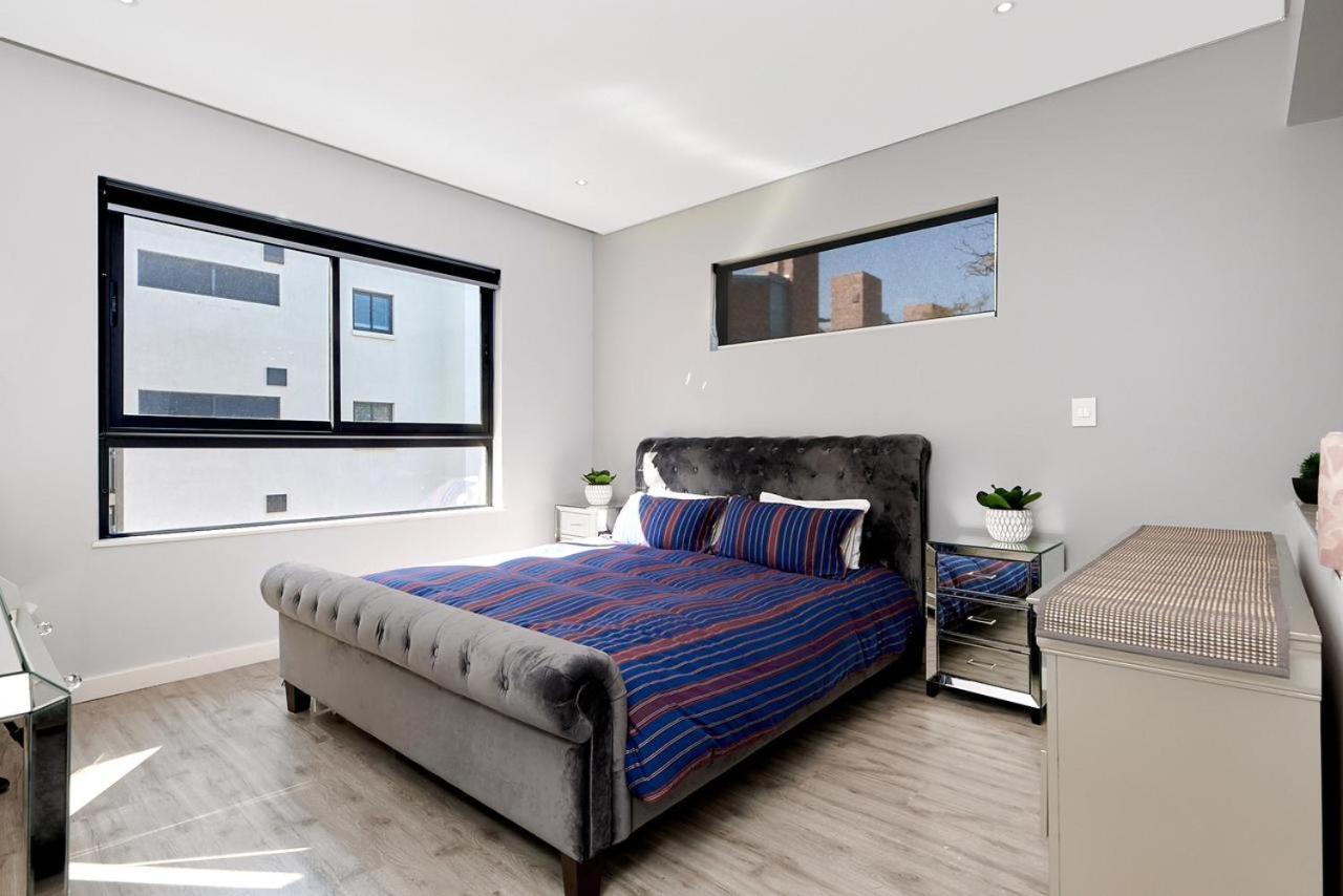Modern Luxury In Hyde Park, Sandton Apartamento Joanesburgo