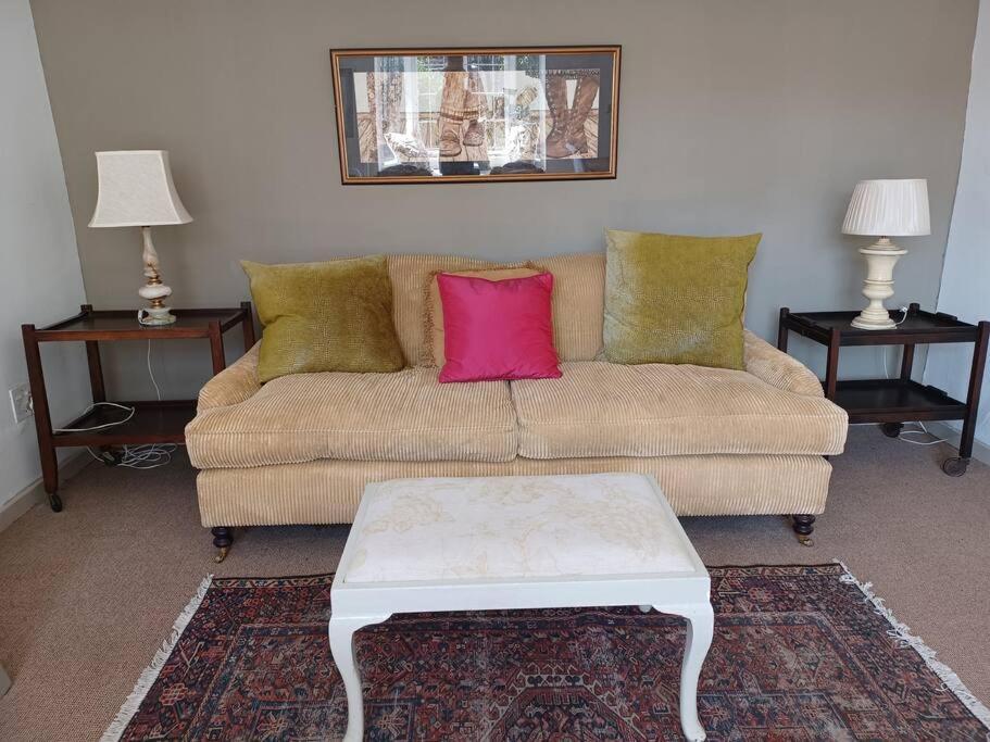 French Country Style In The City Walk To Rosebank *