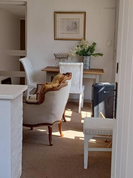 Apartment French Country Style In The City Walk To Rosebank Johannesburg