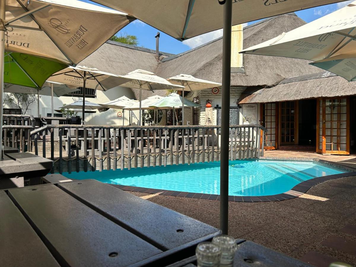 Lodge Cardoso Kitchen Bar & *