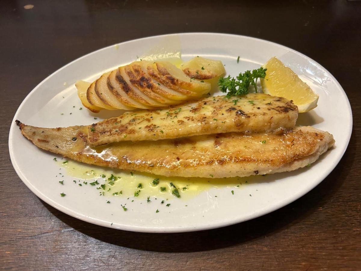 Cardoso Kitchen Bar & Lodge
