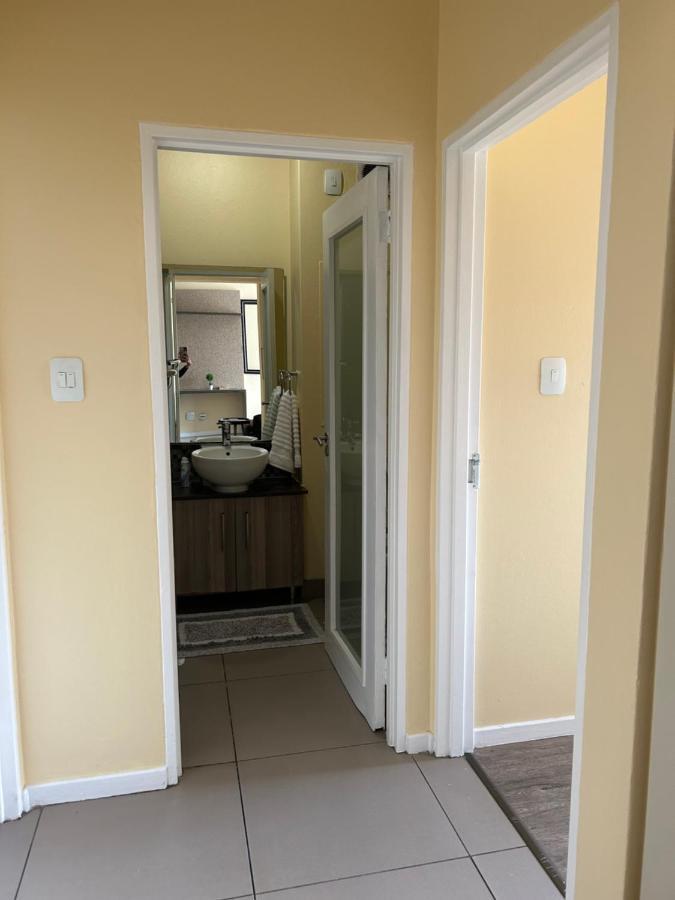 Rs Cozy At The Atrium Apartment Johannesburg