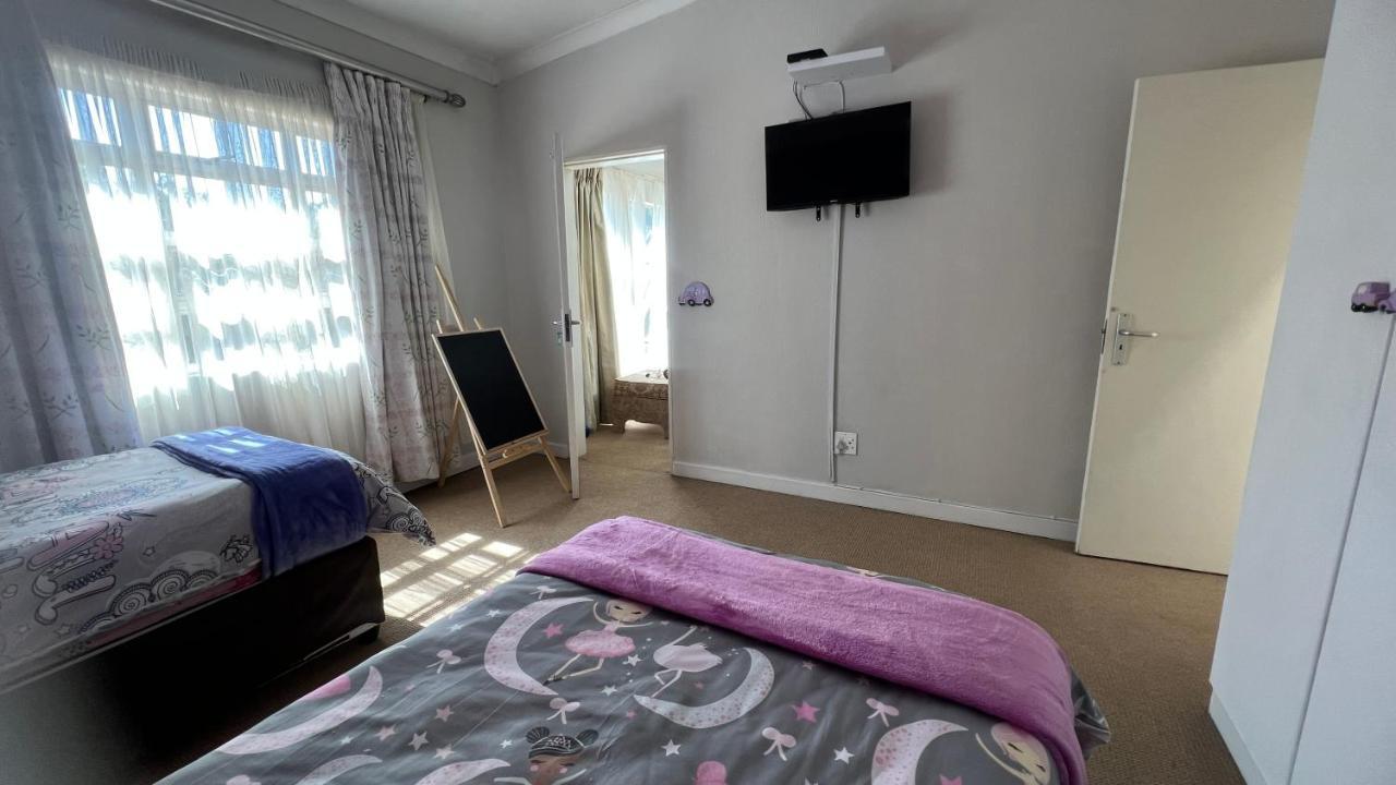 Homestay Sizanazo - Family Johannesburg