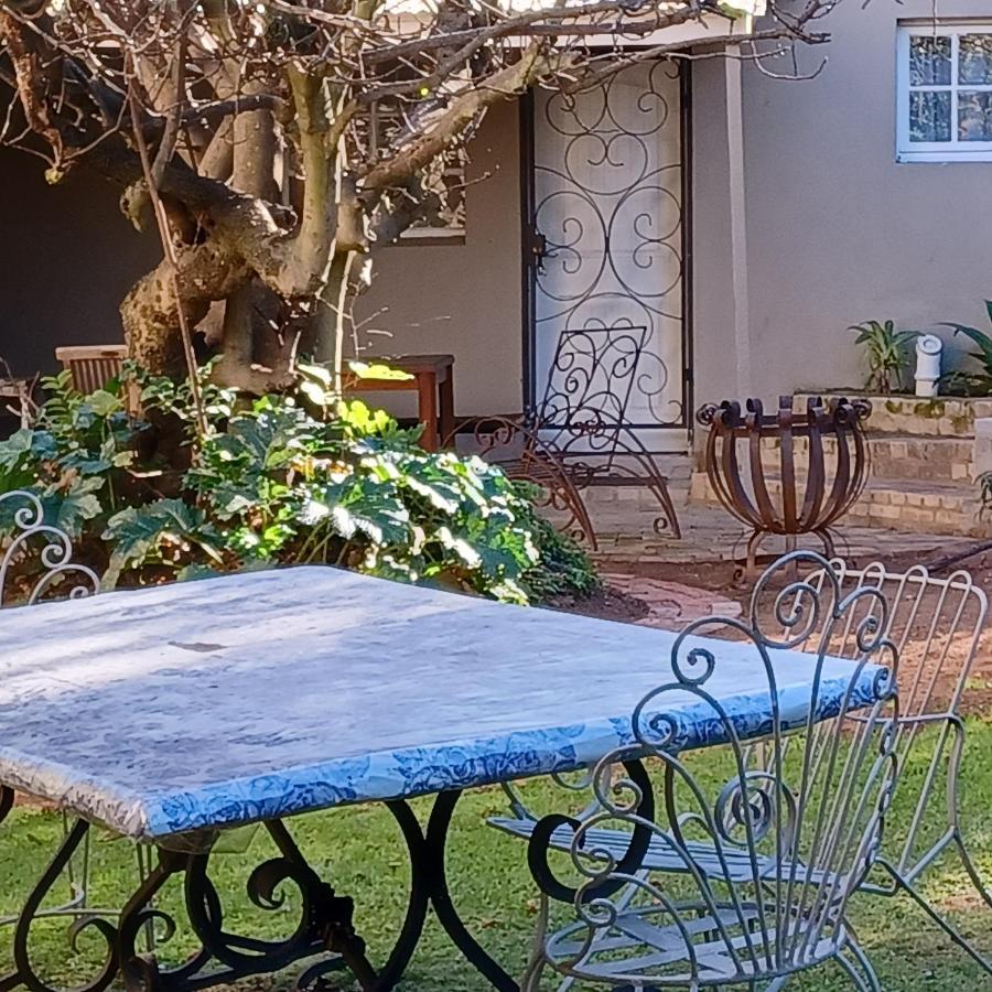 Craighall Park Comfortable Own Entrance Eateries Close Johannesburg