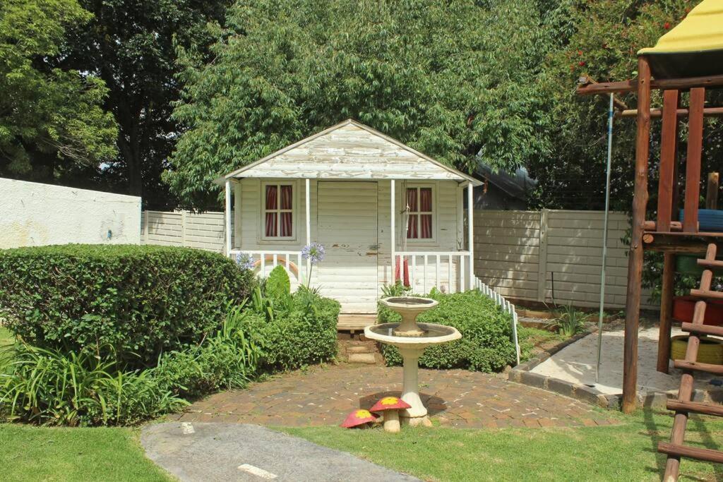 Luxury Standalone 5 Beds For The Whole Crew. Johannesburg