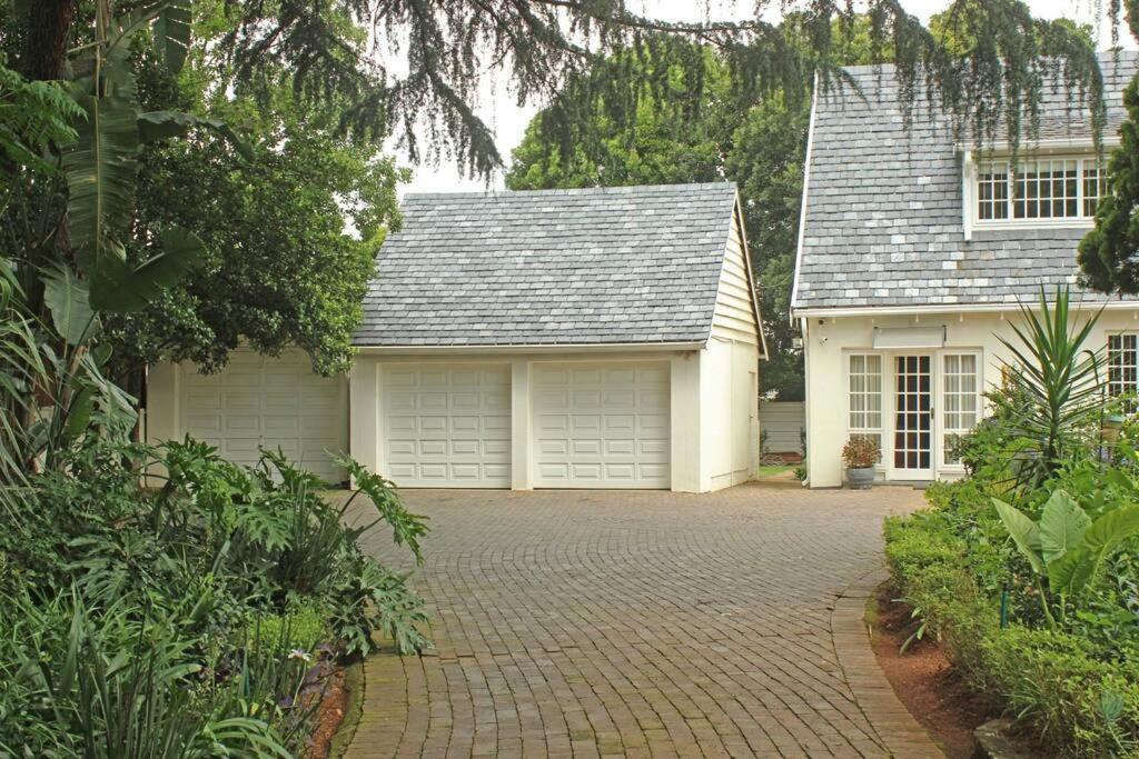 Luxury Standalone 5 Beds For The Whole Crew. * Johannesburg