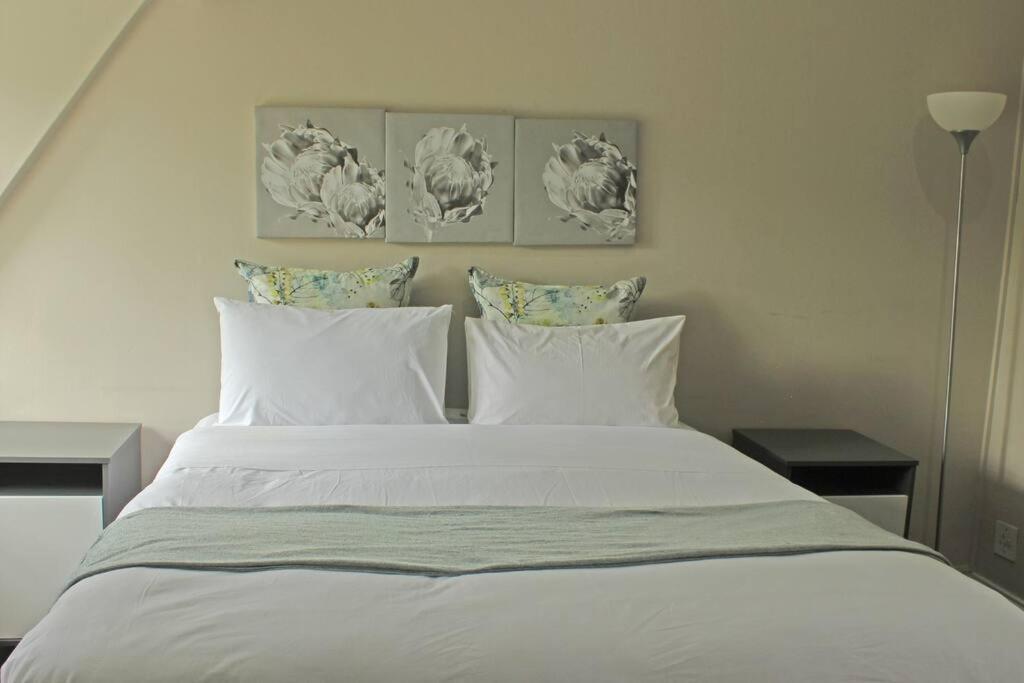 Luxury Standalone 5 Beds For The Whole Crew. * Johannesburg