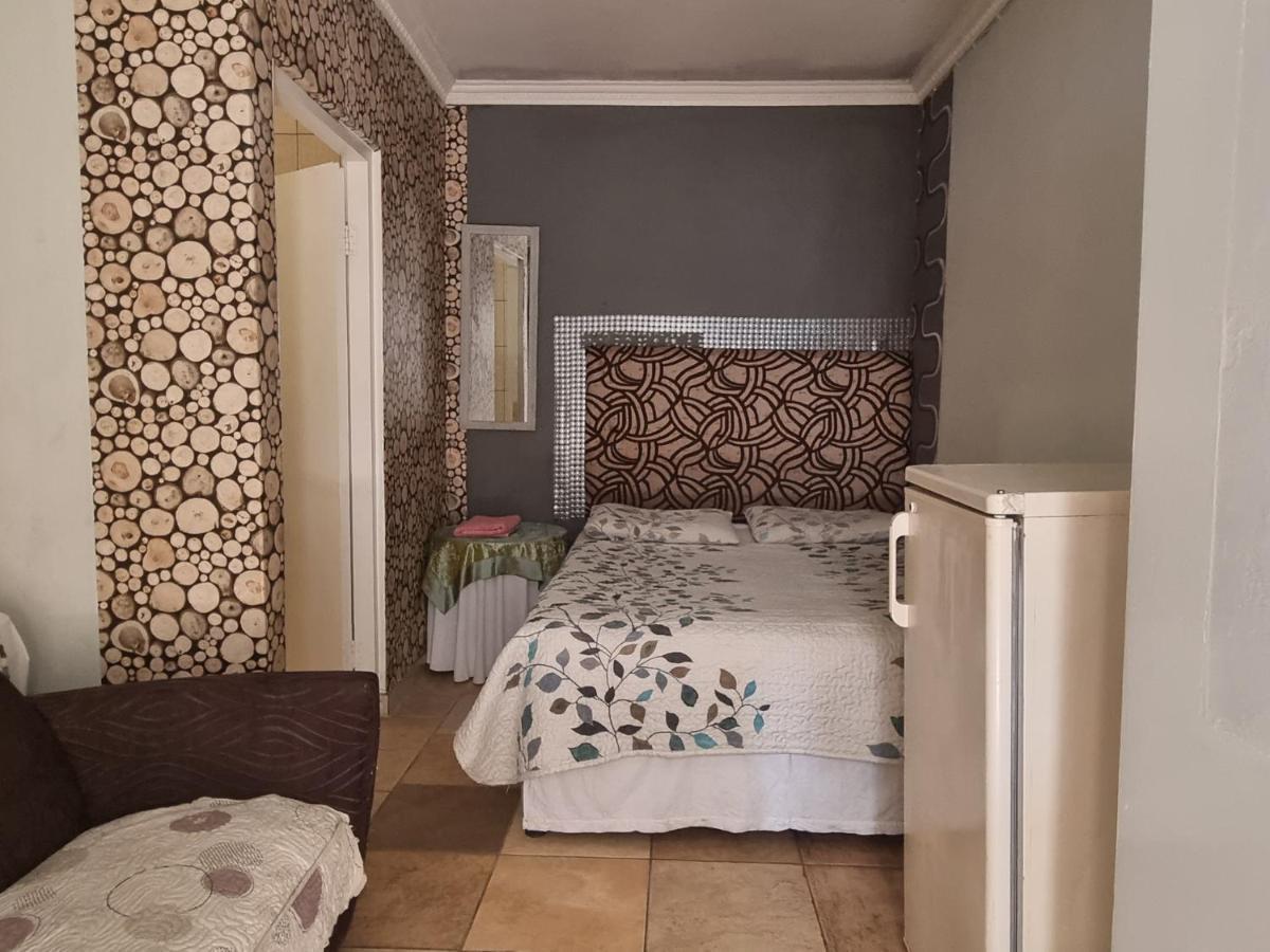 Bonga's Backpackers Hostel *