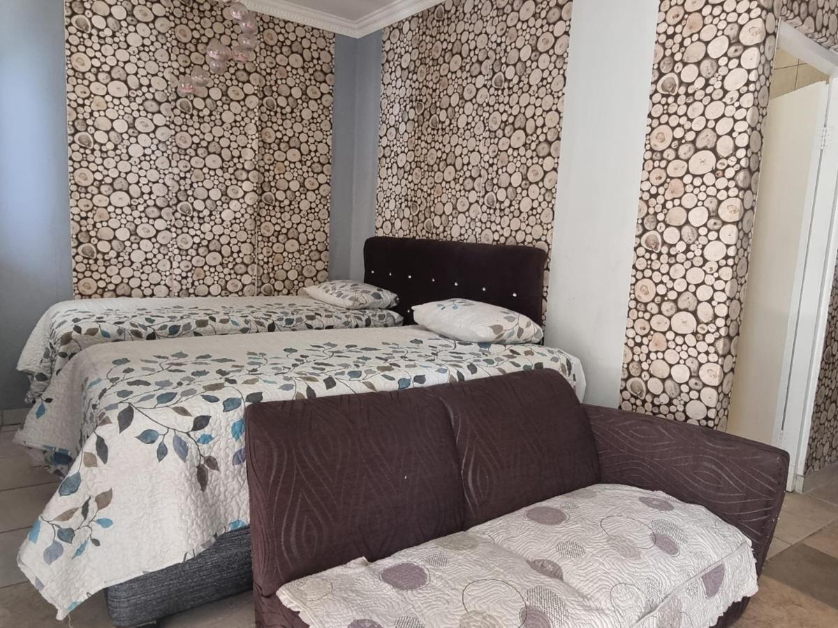 Hostel Bonga's Backpackers *