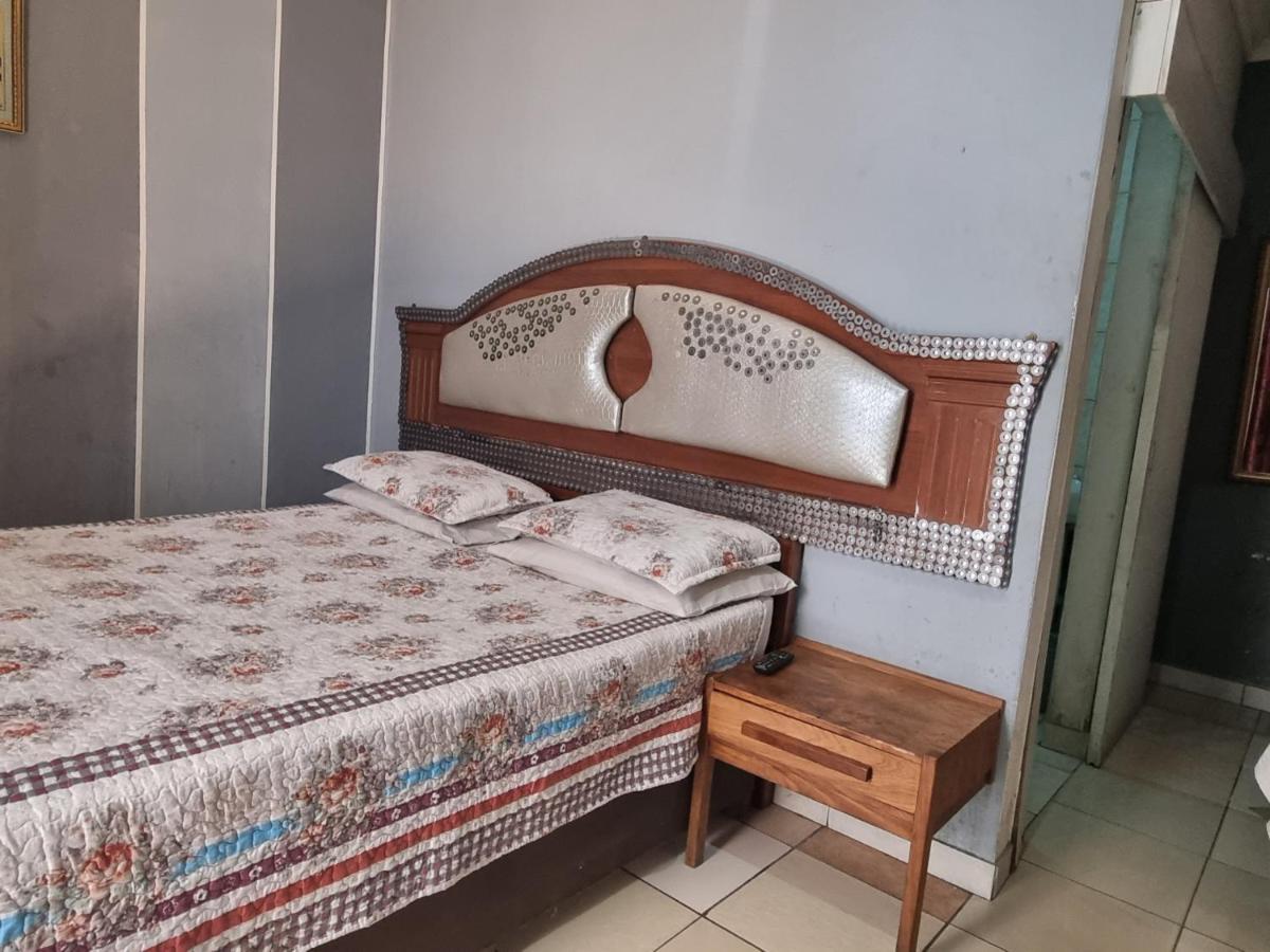 Hostel Bonga's Backpackers *
