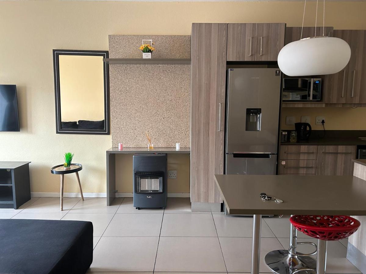 Apartment Rs Cozy At The Atrium *