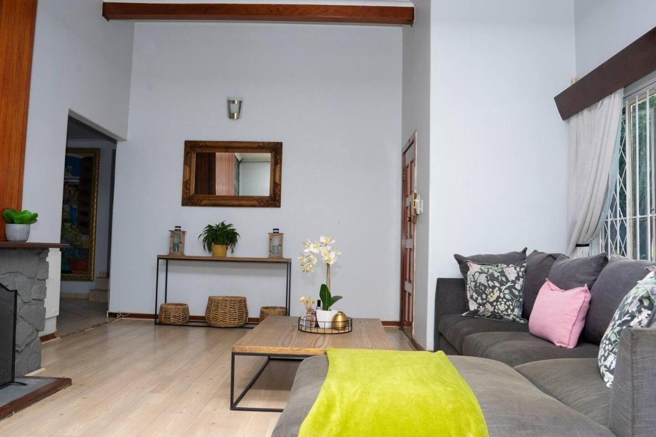 Impeccable 3-bed House In Joburg 6km Nr Sandton * Johannesburg