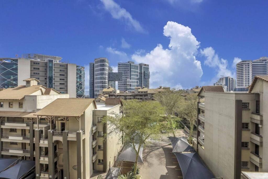 1 Bedroom, 2 Bathroom In The Heart Of Sandton Apartment