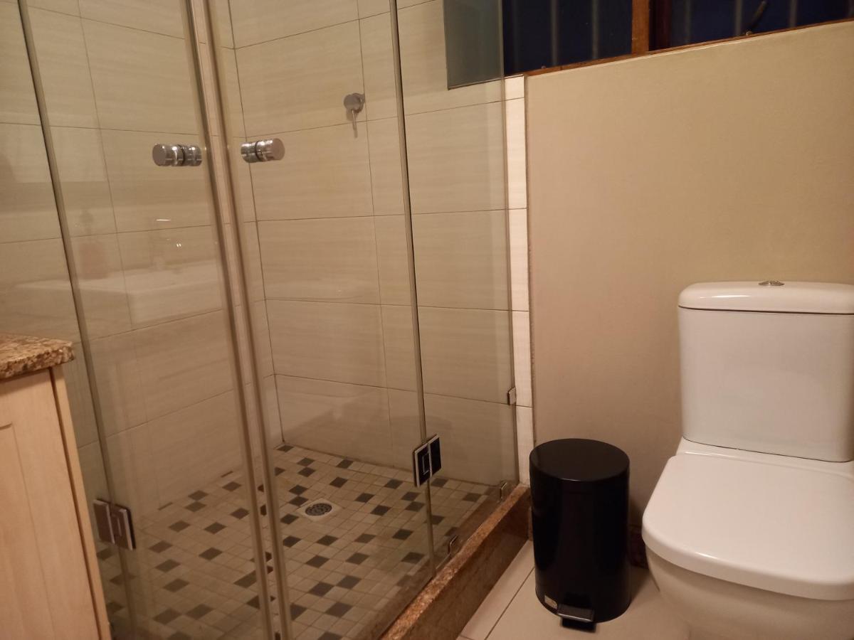 Mount Royal 28 -large 1 Bed With Balcony