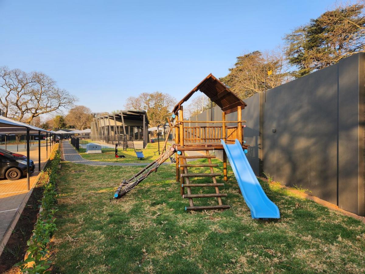 97b Flex 2 On Murray, Waverly Apartment Johannesburg