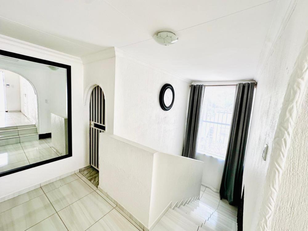 Guest house C And C Vibes Jhb Ferndale