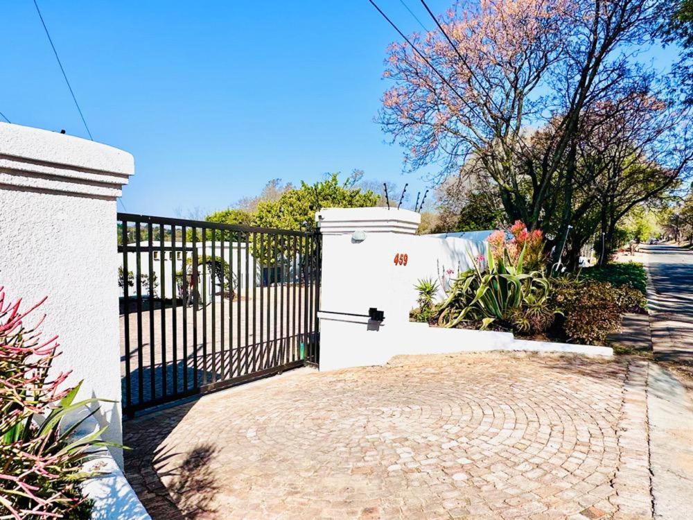 C And C Vibes Jhb Ferndale Guest house