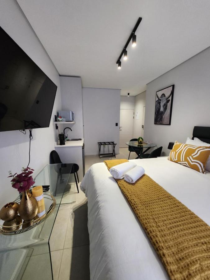 Apartment 97b Flex 2 On Murray, Waverly Johannesburg