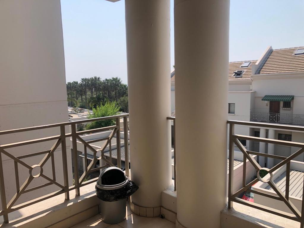 Mount Royal 28 -large 1 Bed With Balcony